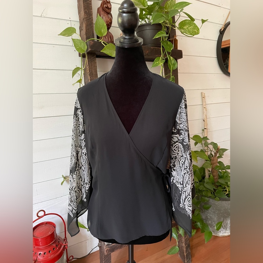 New York & Company: Cardigan Wrap